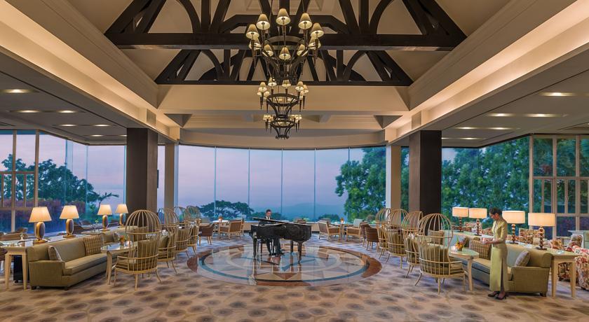 Taal Vista Hotel Tagaytay City Екстер'єр фото The lobby