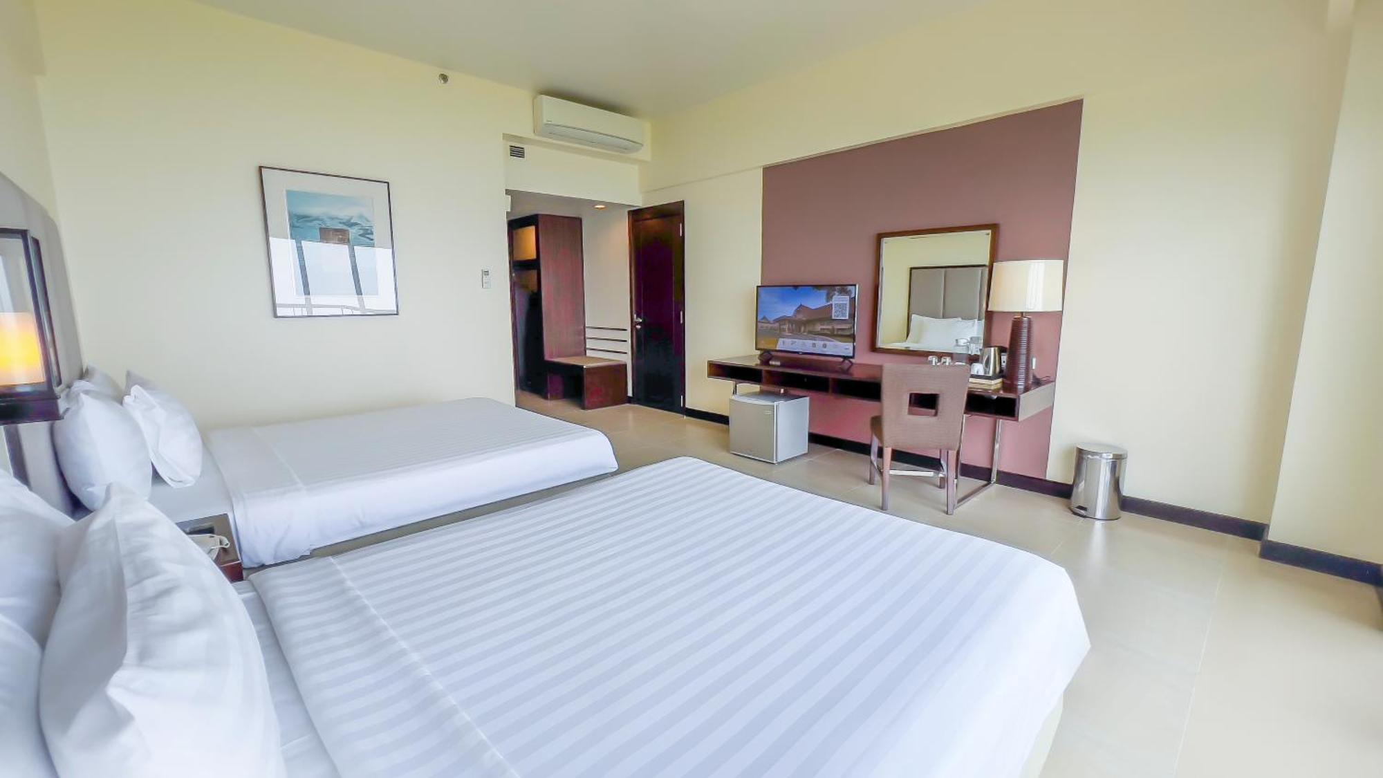 Taal Vista Hotel Tagaytay City Екстер'єр фото Deluxe Room