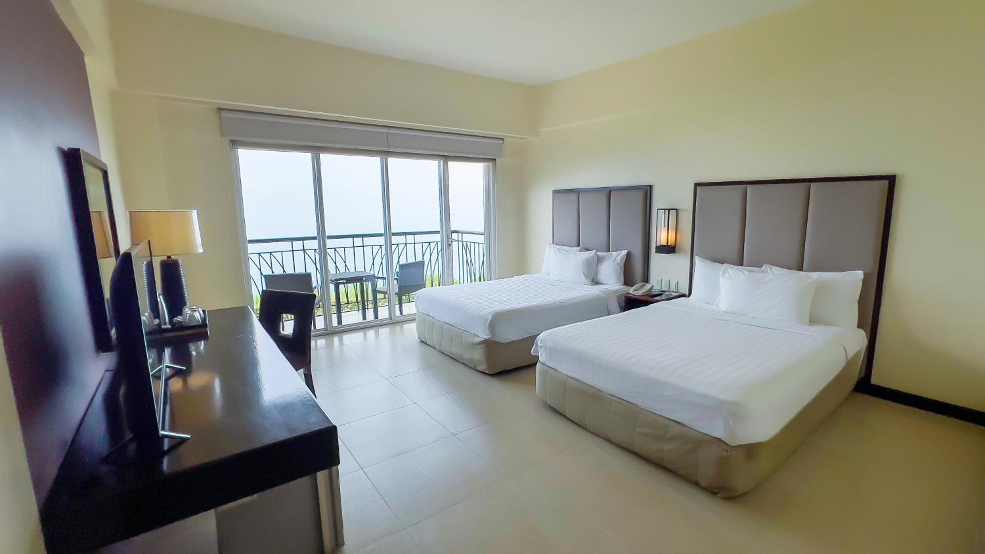Taal Vista Hotel Tagaytay City Екстер'єр фото Deluxe Ocean View