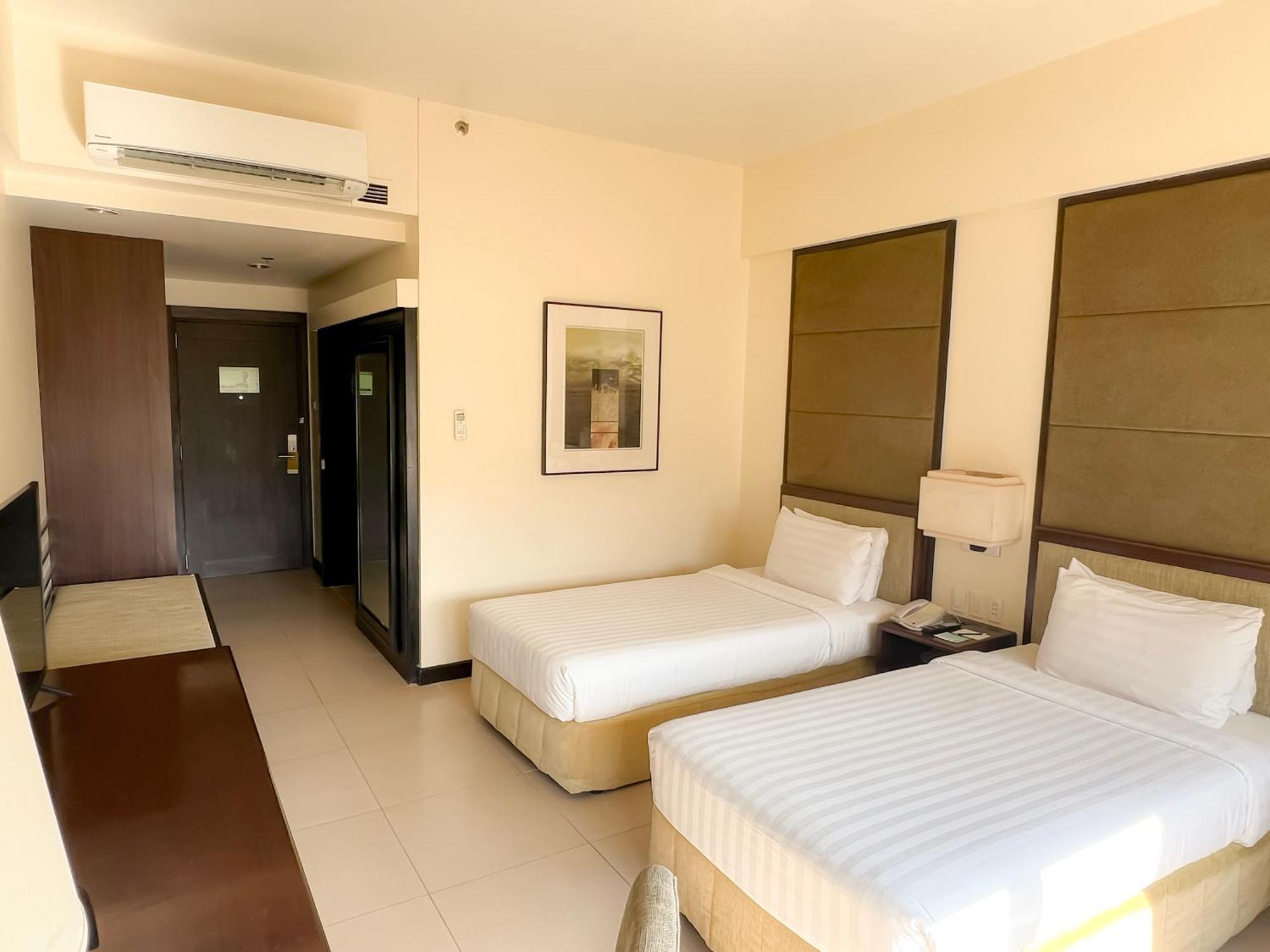 Taal Vista Hotel Tagaytay City Екстер'єр фото Deluxe Room