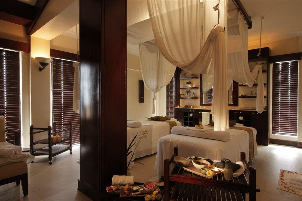 Taal Vista Hotel Tagaytay City Екстер'єр фото A spa at the Four Seasons Resort, Seychelles