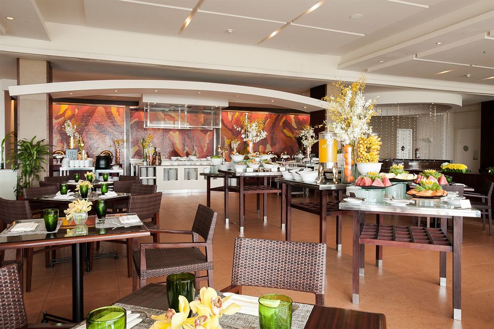 Taal Vista Hotel Tagaytay City Екстер'єр фото The restaurant