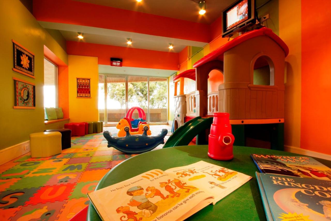Taal Vista Hotel Tagaytay City Екстер'єр фото A children's area at a hotel