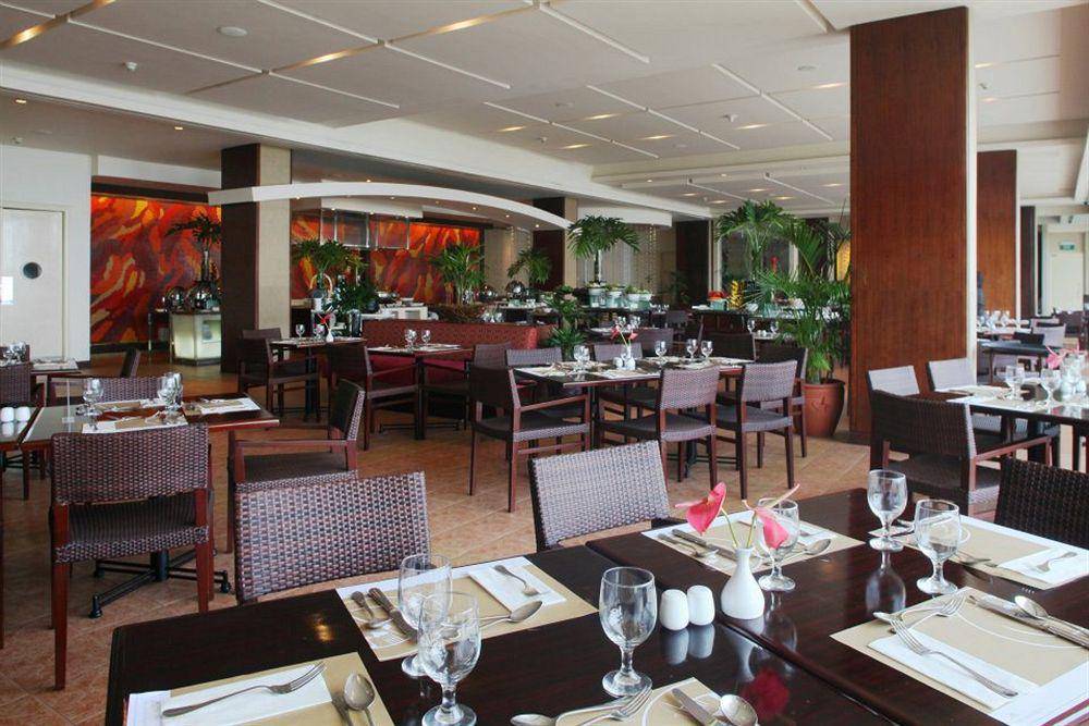 Taal Vista Hotel Tagaytay City Екстер'єр фото The restaurant